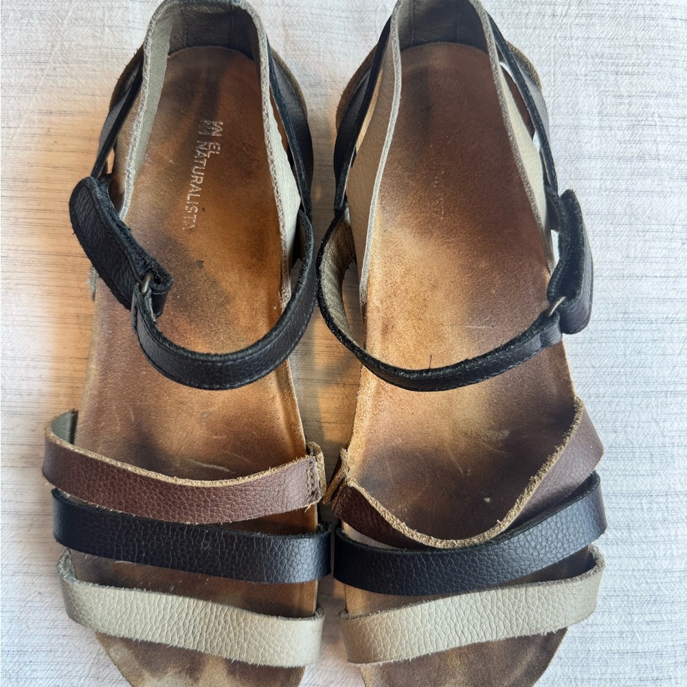 El Naturalista Women's Black, Brown, and Cream Sandals
